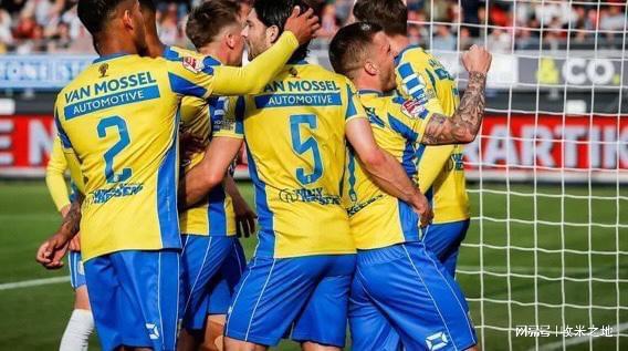 暂停后的首 暂停后的首